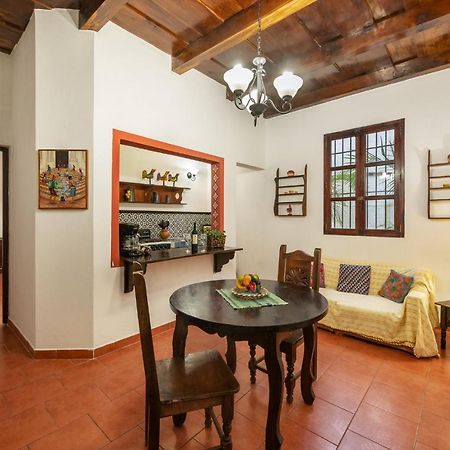 Casita Tumbergia Apartment Antigua Екстериор снимка