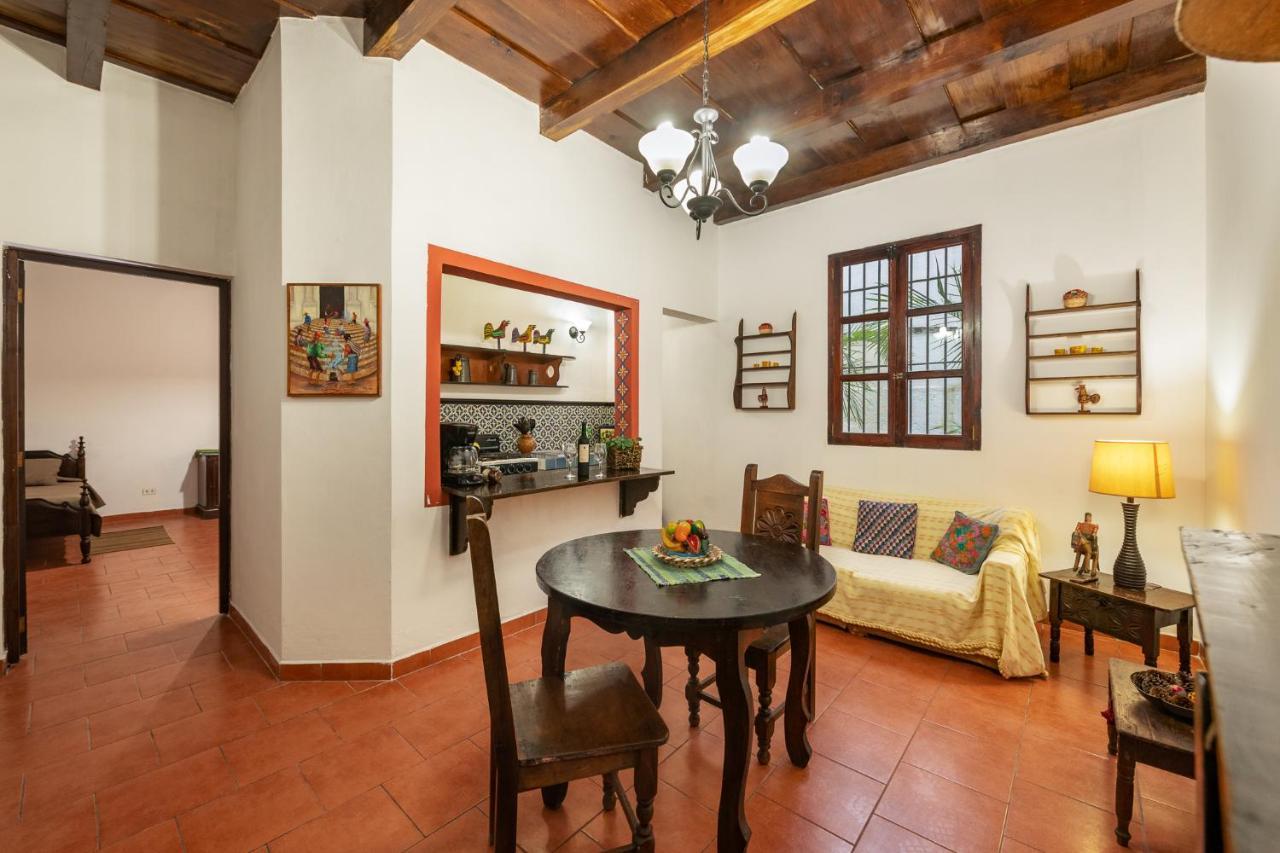 Casita Tumbergia Apartment Antigua Екстериор снимка