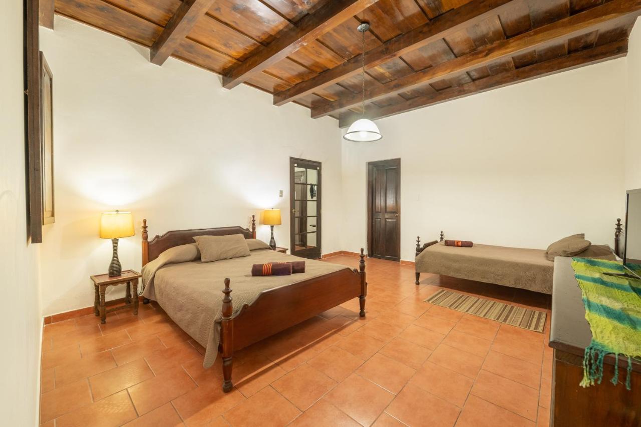 Casita Tumbergia Apartment Antigua Екстериор снимка